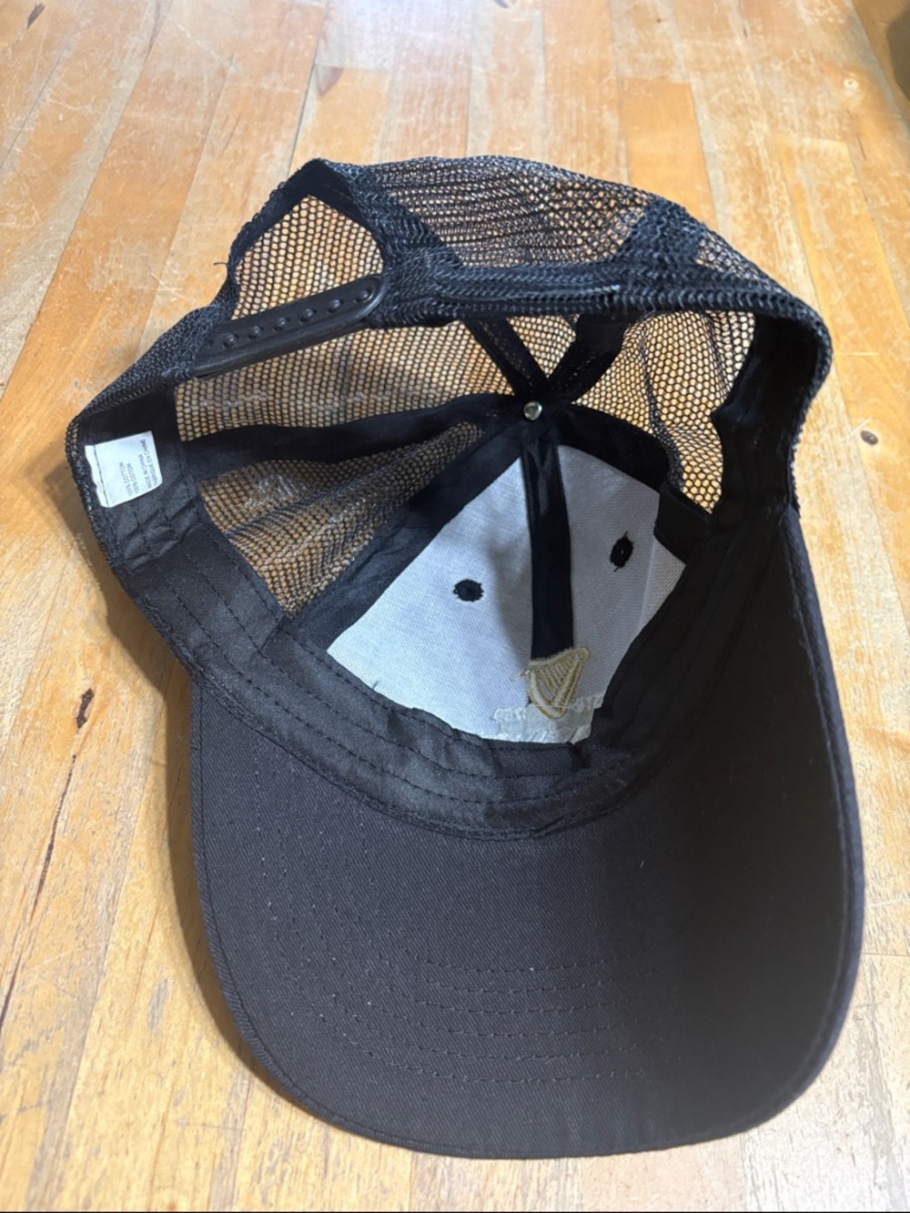 Guinness mesh SnapBack hat - Picture 3 of 6